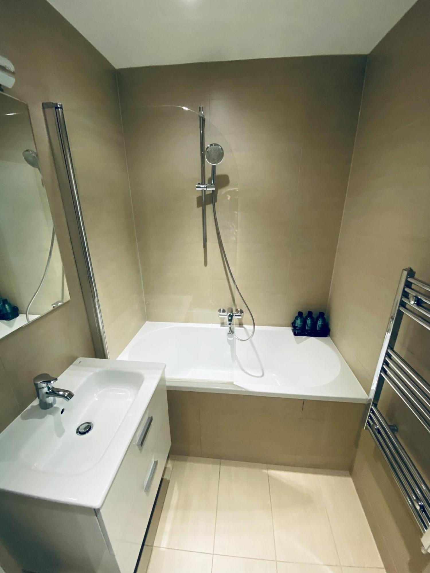 2 Bedroom Flat - 2 Bath - 15 Min Camden Town London Exteriör bild